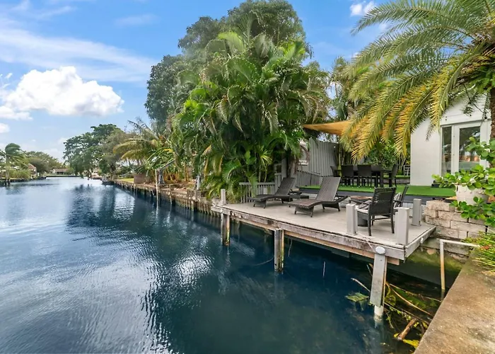 Casa Agape Waterfront Hottub 15 Min To Beach Hollywood