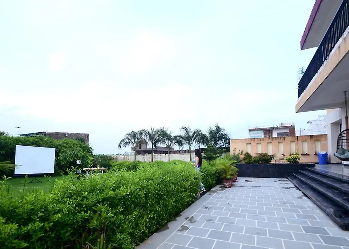 Villa 3 Bhk Farm W Pool & Jacuzzi In Jaipur