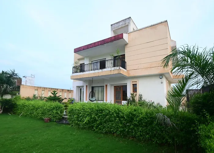 Villa 3 Bhk Farm W Pool & Jacuzzi In Jaipur