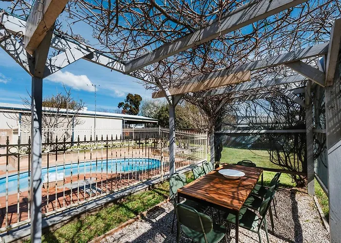 Madeira Cottage - Country Comfort With Pool Mudgee