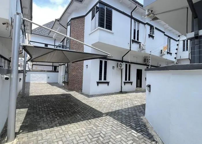 Villa Luxury Let Concepts Maiyegun