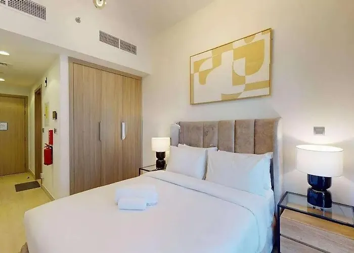 Chic Studio - Luxury Comfort - Dereva Stays Dubai