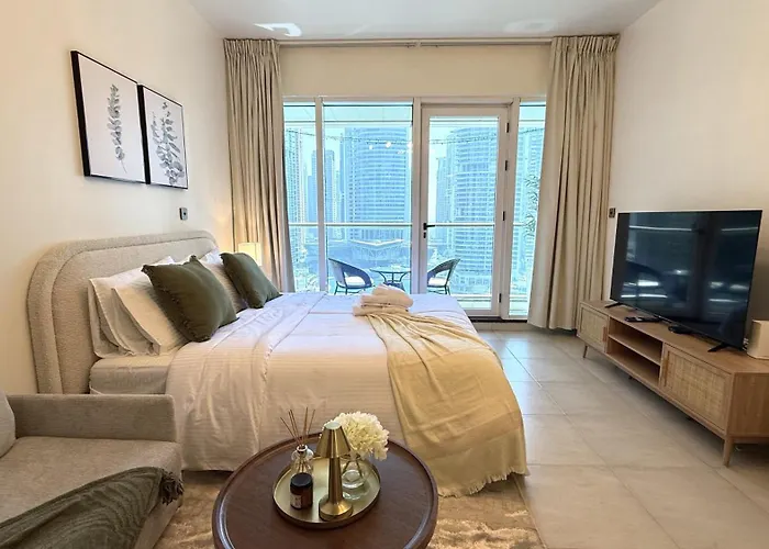 Studio With Amazing Lake Views In Arch Tower, Jlt Dubai