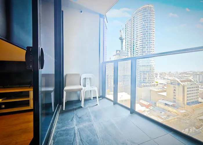 1309 - Melbourne City 2 Bedrooms, Double Beds, High Rise View