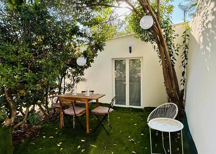 Maison De Campagne Avec Spa Et Jardin Proche De La Mer Et Ville Marseilles