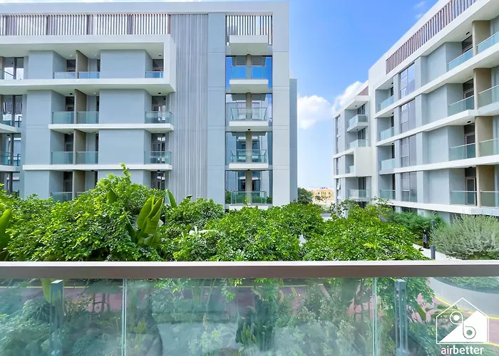 Luxury 1Br Escape, Resort-Style Living In Dubai