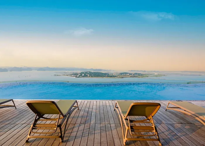 A La Carte Ha Long - Sea View Apartment