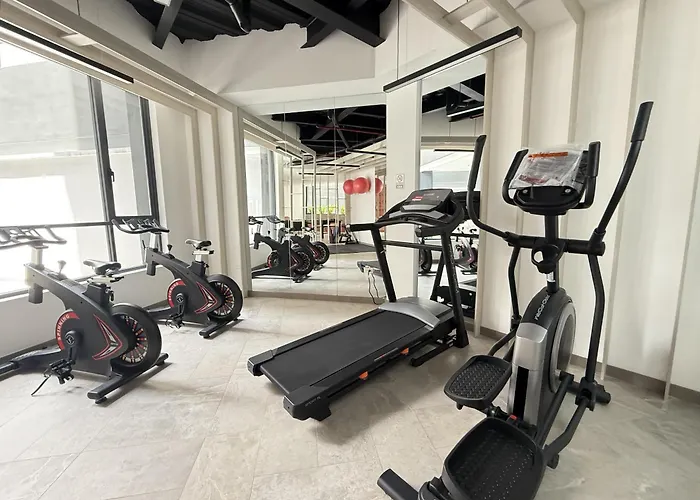Suite Ejecutiva De Lujo 2 Personas, Wi-Fi, Cafetera, Gym, Jacuzzy, A 3 Minutos Del Parque La Carolina Quito