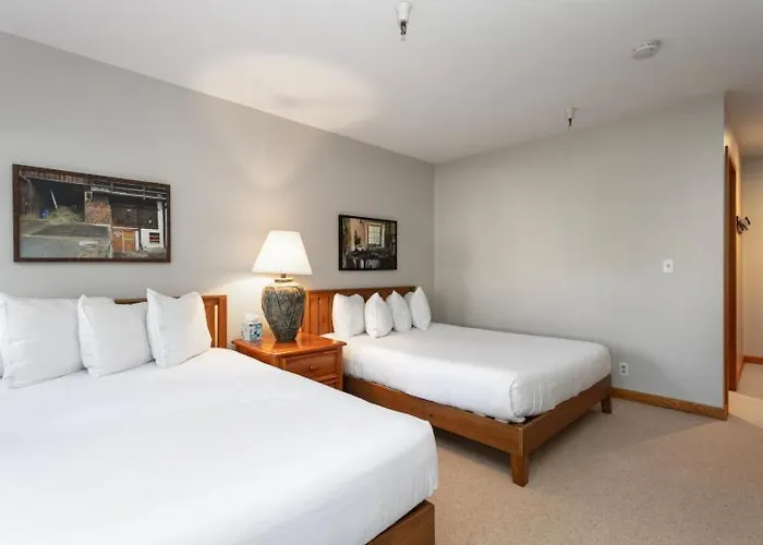 6 - Three Bedroom Ontario Lodge Condo Park Stadt