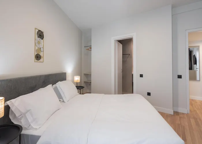 Modern 2Br With Rooftop Jacuzzi & Sauna Access Athen
