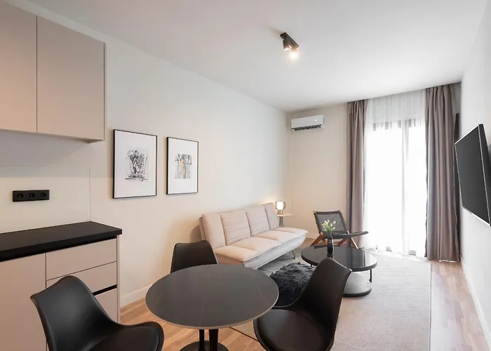 Modern 2Br With Rooftop Jacuzzi & Sauna Access Athen