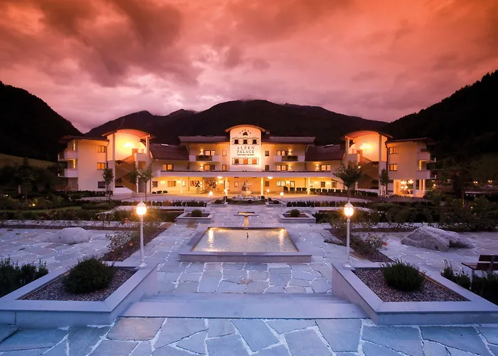 Alpenpalace Luxury Hideaway & Spa Retreat Luttach