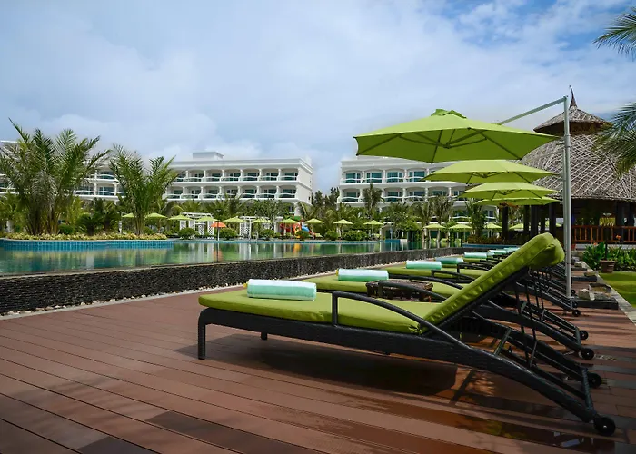 The Sailing Bay Beach Resort Mũi Né