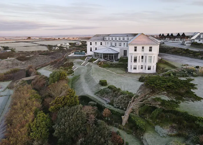 Hotel Polurrian On The Lizard Mullion