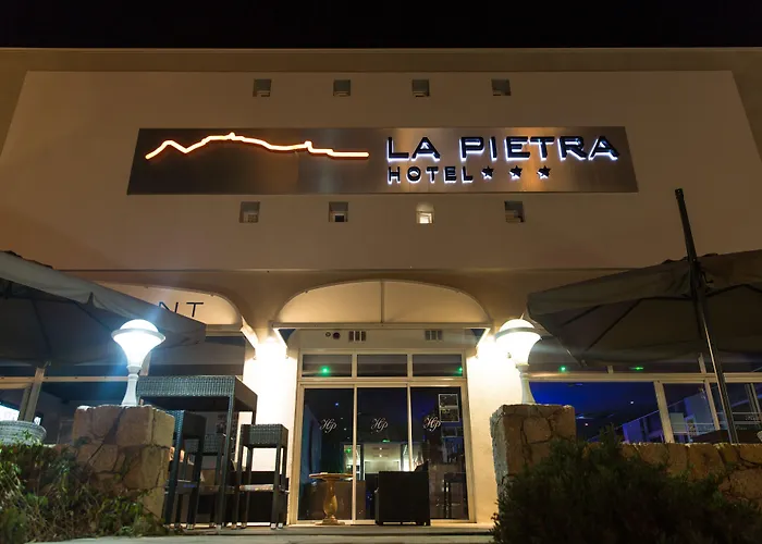 Hotel La Pietra Restaurant & Spa LʼÎle-Rousse