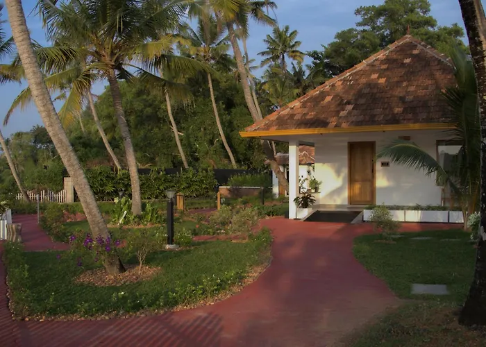 Kaayal Villa Lakefront Luxury By Hotelbuz Varkala