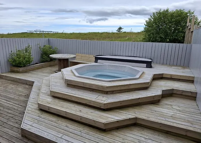 Cozy Family Home With Hot Tub Hveragerdi