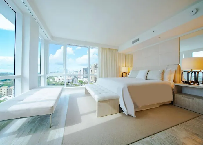 Amazing View 1 Hotel Corner Unit 1Br/1Ba W Balcony Miami Beach