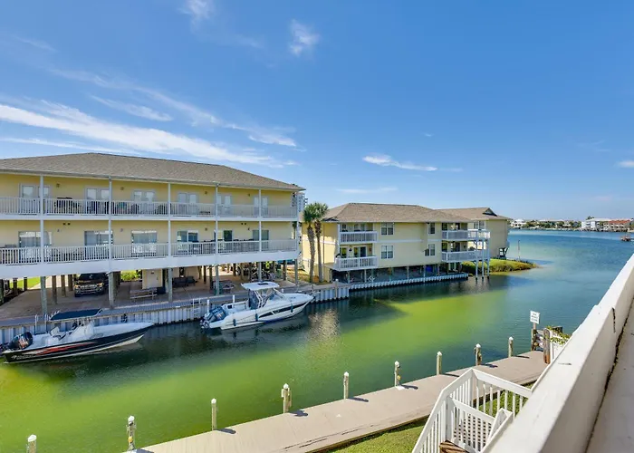 2 Mi To Harborwalk Village: Cozy Condo W/ Balcony Destin