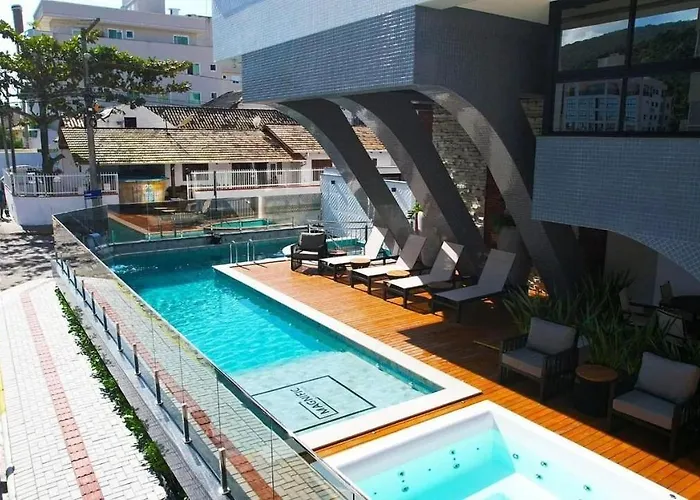 Excelente Apartamento Em Bombas Com Piscina Bombinhas