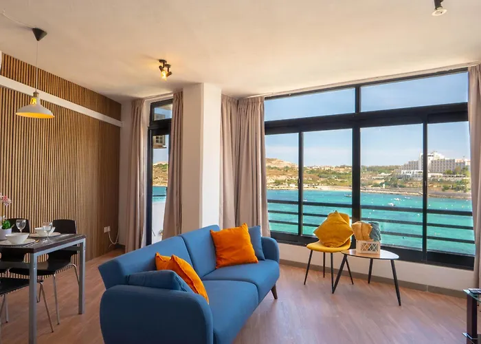 Shoreline Hideaway - Cross Over To The Beach! St. Paul's Bay
