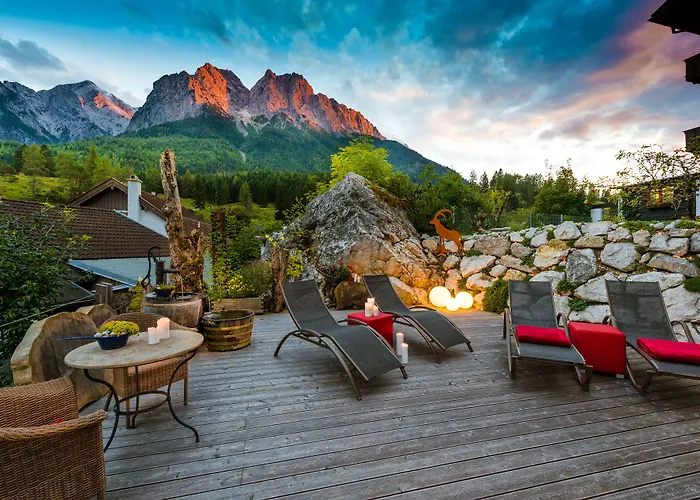 Bayern Resort Hotel - Adults only - mit Zugspitzblick - Eibsee-Nähe - Wellnessbereich - Naturpool im Sommer Grainau