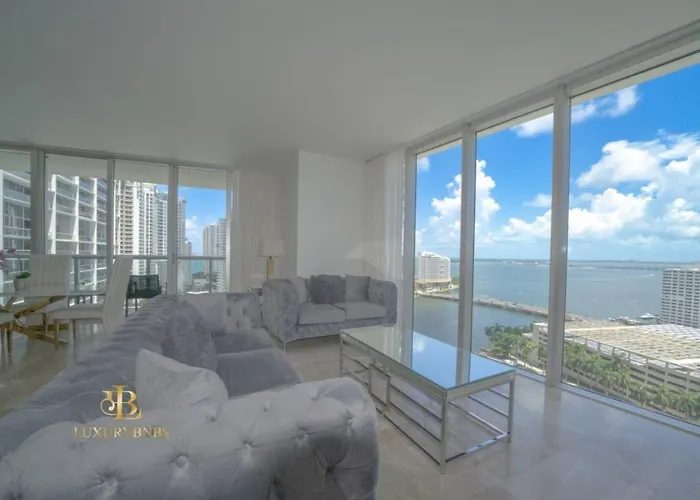 Ocean Pool Views Corner Unit Gym Spa Jacuzzi Miami