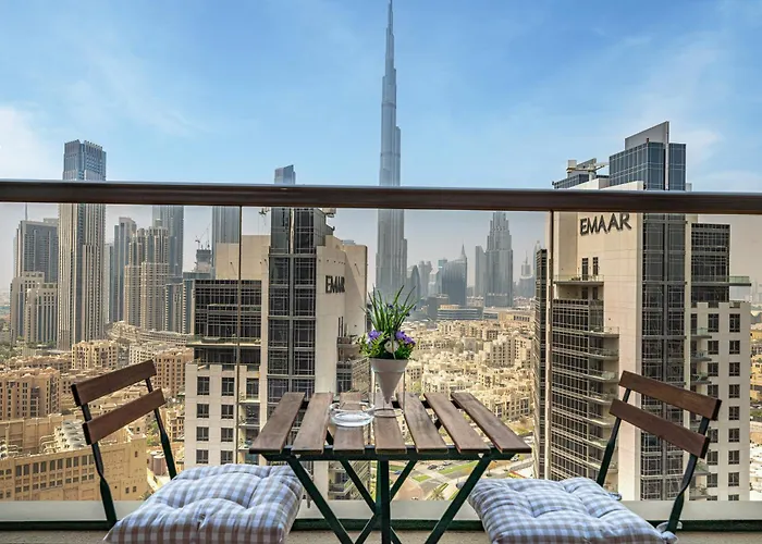 Front Burj View - 6Min To Dubai Mall - Pool - Gym