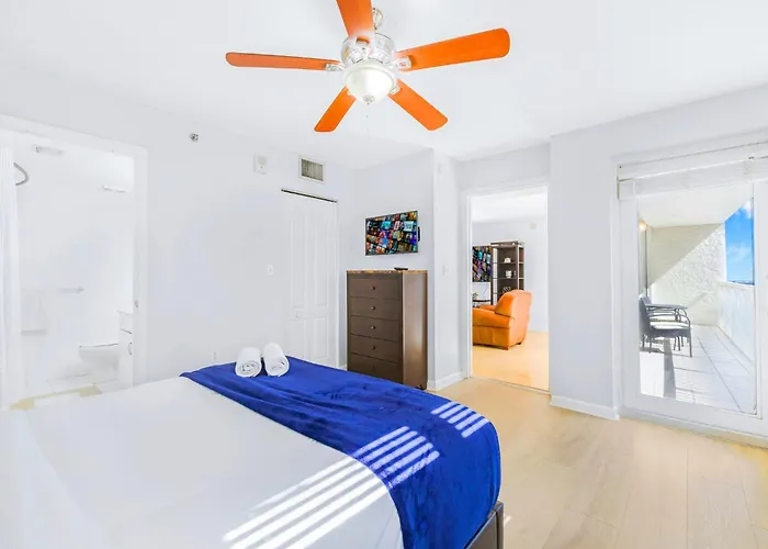 Poolside Stay In The Heart Of Brickell Miami