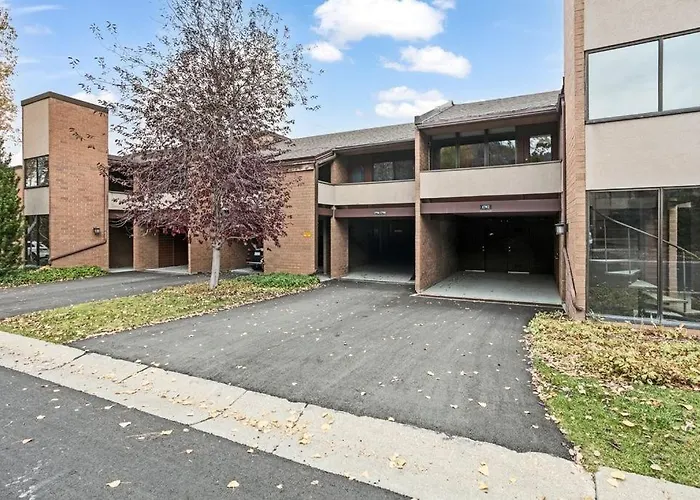 Park Avenue Upgraded 2 Bedroom Condominiums Park Stadt