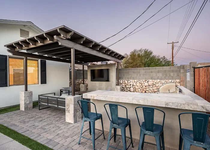 Endless Entertainment And 1.5 Miles From Old Town Stay At Sunbaked Terrace Scottsdale
