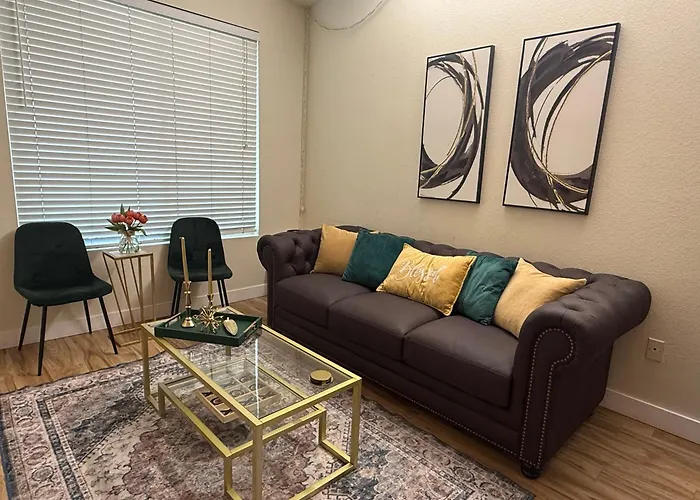 Great Amenities, Pool, Sauna Gym Phoenix