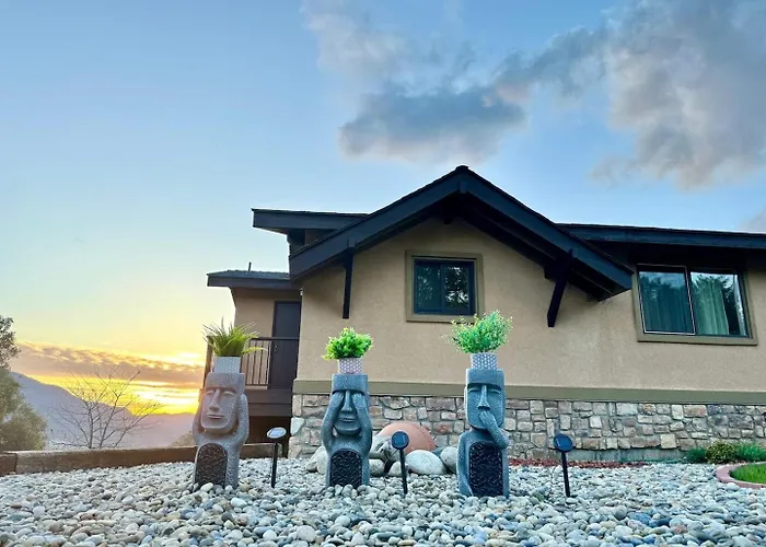 Relax Under The Stars, Best View In Town , Yosemite House With Firepit, Hot Tub, Game Room & Pool Table Oakhurst