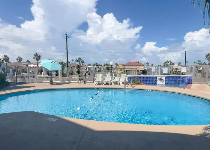 Beachfront Larger Corner Unit Balcony Pool South Padre Island