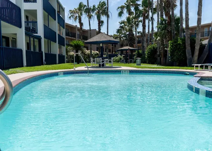 Comfy Updated Beachside Getaway South Padre Island