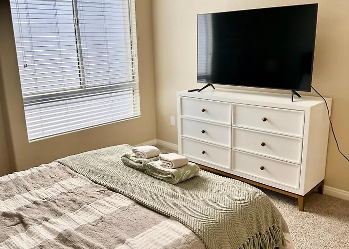Spacious 2B 2B Pool View Loft Apartment In Marina Del Rey Los Angeles