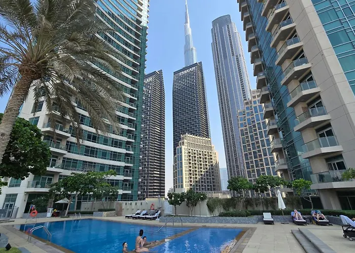 Private 2Br Oasis With Jacuzzi, Massage Chair, Ps5, Steps Away From Opera, Dubai Mall, Dubai Fountains