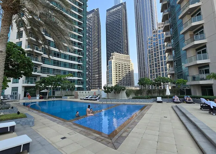 Private 2Br Oasis With Jacuzzi, Massage Chair, Ps5, Steps Away From Opera, Dubai Mall, Dubai Fountains