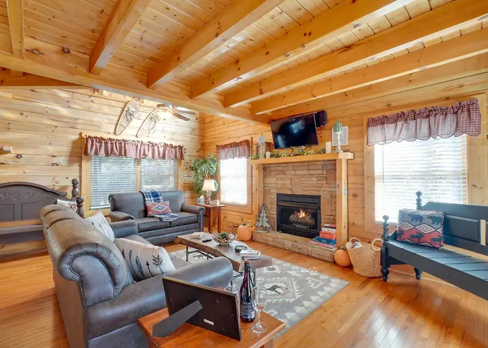 Romantic Cabin With Hot Tub In Pigeon Forge!