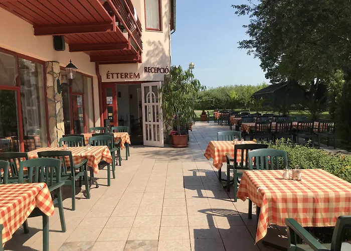 Zsanett Hotel Balatonkeresztúr