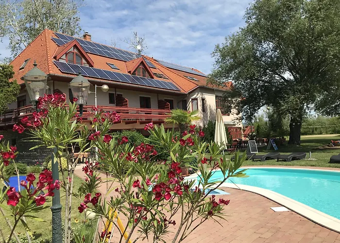 Zsanett Hotel Balatonkeresztúr