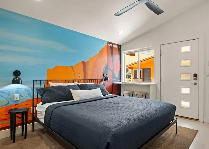 Downtown Kokopelli West 6 - Newly Remodeled Stylish Studio Moab