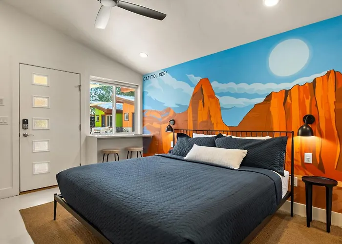 Downtown Kokopelli West #10 - Newly Remodeled Stylish Studio Moab