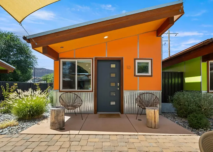 Downtown Kokopelli West #10 - Newly Remodeled Stylish Studio Moab