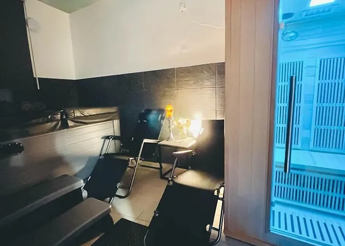 London Luxury Apartment With Private Jacuzzi Hot Tub & Sauna