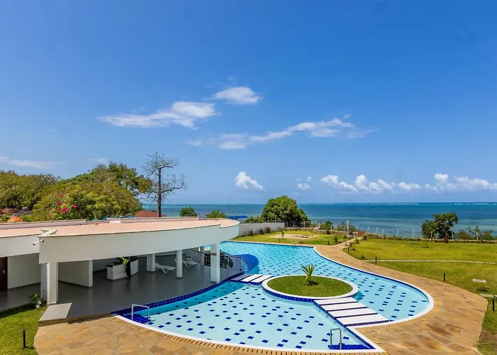 Elna'S Baobab Waves - 3Br Beachfront Nyali Mombasa