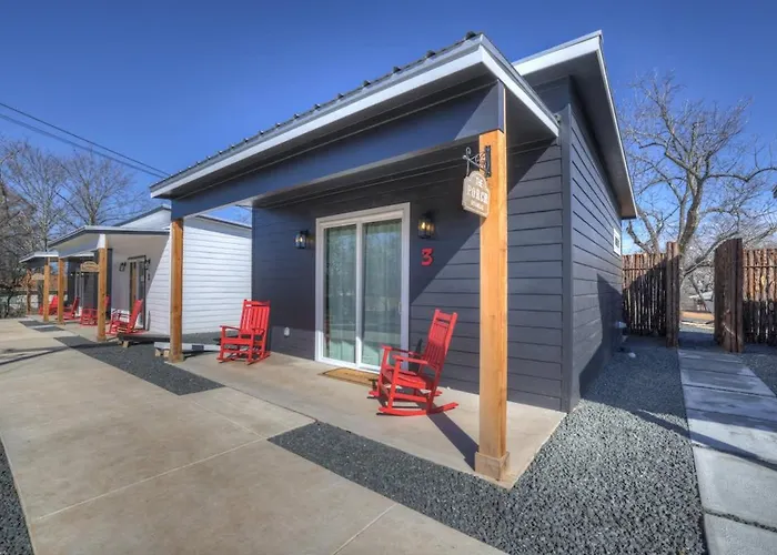 Pop 3: Hot-Tub, Close To Main St Fredericksburg