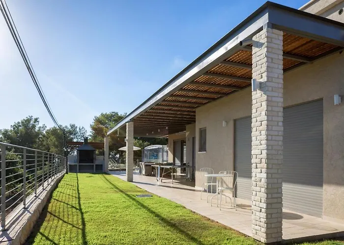 Malki House- A Whole Complex Just For You Lappidot