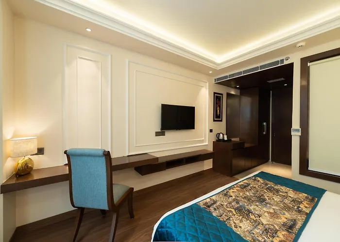 Hotel G L Suites, A Block Road No 4 Street No 12 Mahipalpur Neu-Delhi