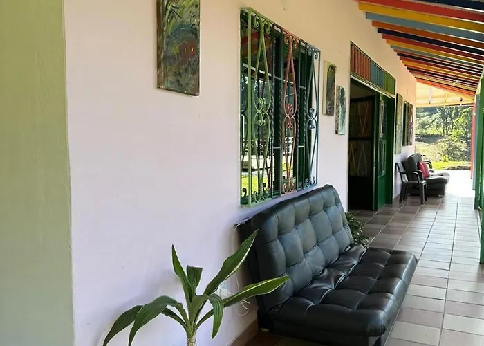 Villa Refugio Del Atardecer El Penol 